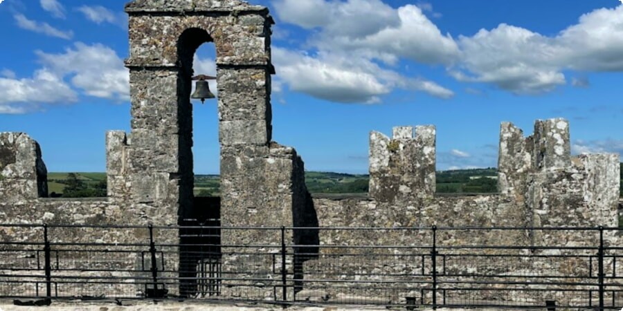 Het verleden kussen: de rijke geschiedenis en folklore van de Blarney Stone