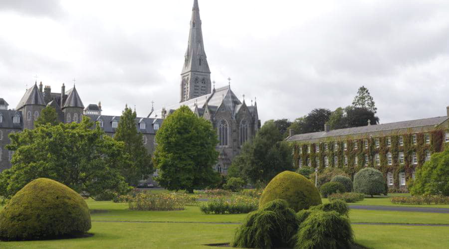 Autoverhuur in Maynooth (Ierland)