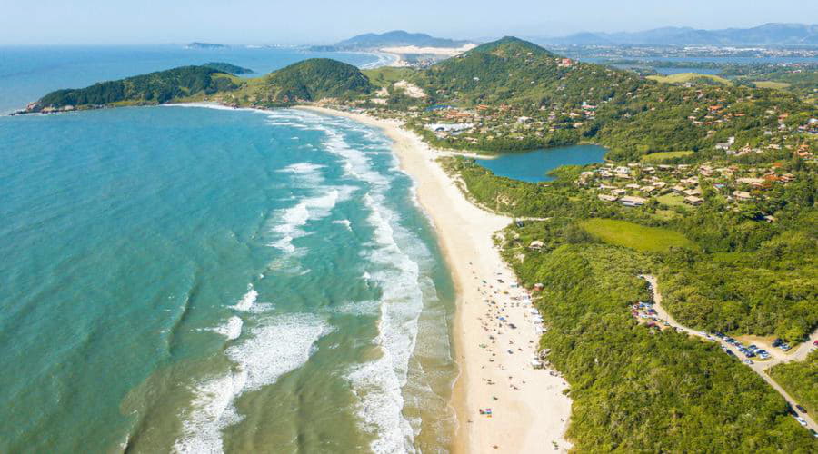 Praia do Rosa (Brazílie) - Nejlepší nabídky pronájmu aut